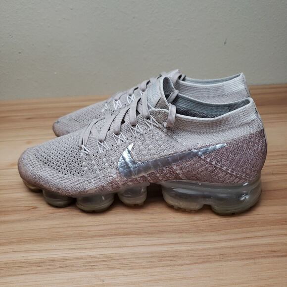 Nike‎ Womens Air Vapormax Flyknit 849557-202 Gray Lace Up Sneaker Shoes Size 7.5 - Picture 2 of 6
